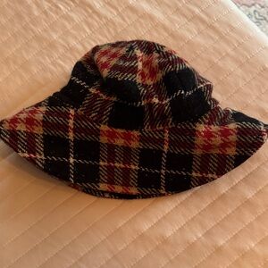 Burberry Plaid Bucket Hat - Red and Black